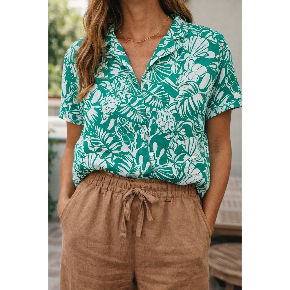Nicole miller womens M Boxy Green Hawaiian Blouse 100% European flax Linen